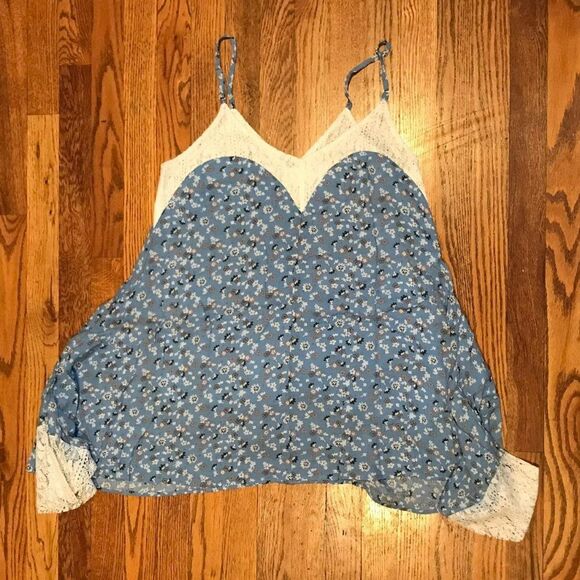 CHLAH Top - Picture 3 of 3